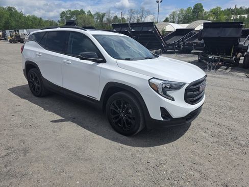 Used 2021 GMC Terrain AWD SLT image 1