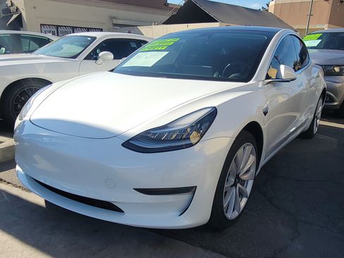 Used 2019 Tesla Model 3 image 1