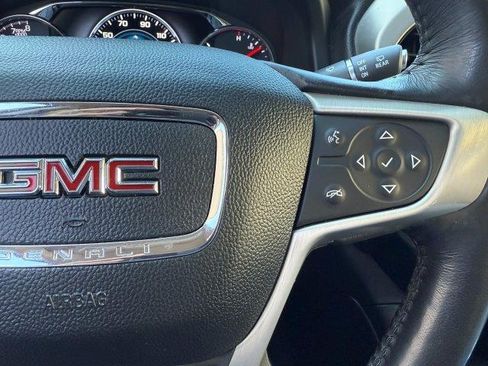 Used 2019 GMC Acadia Denali Ultimate image 18