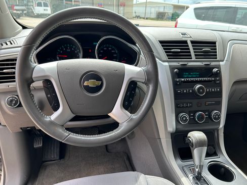 Used 2012 Chevrolet Traverse LT image 22