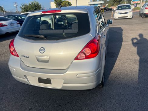 Used 2008 Nissan Versa Hatchback FWD image 10