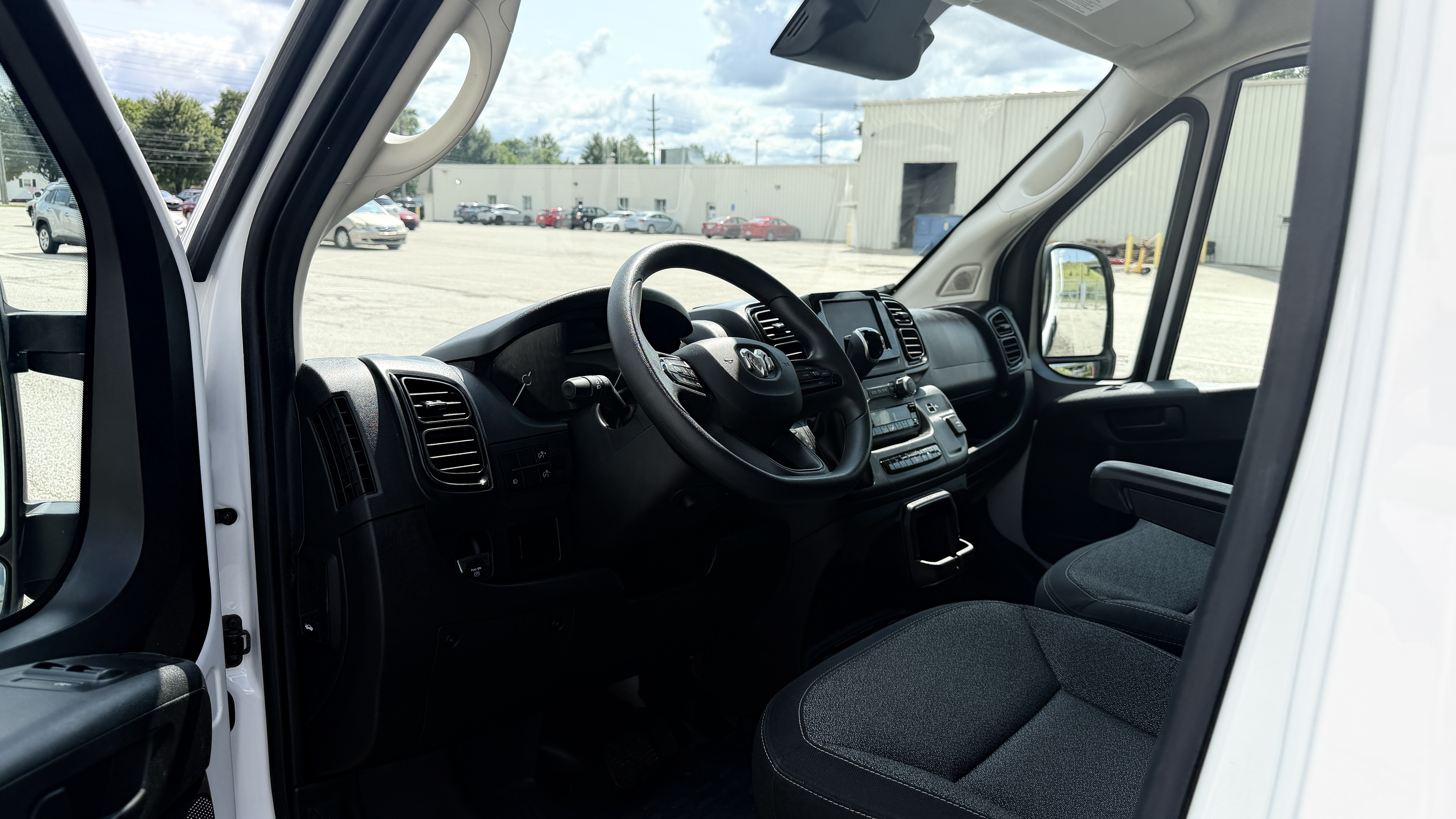 Used 2023 RAM ProMaster 2500 136 FWD image 13