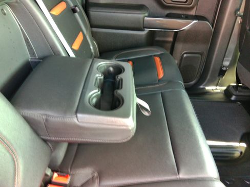 Used 2022 GMC Sierra 2500 AT4 image 54