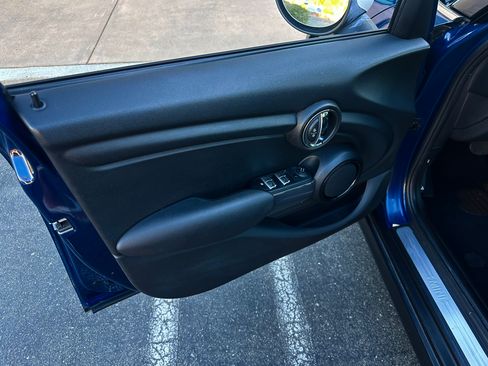 Used 2017 MINI Cooper 4-Door Hardtop FWD image 19