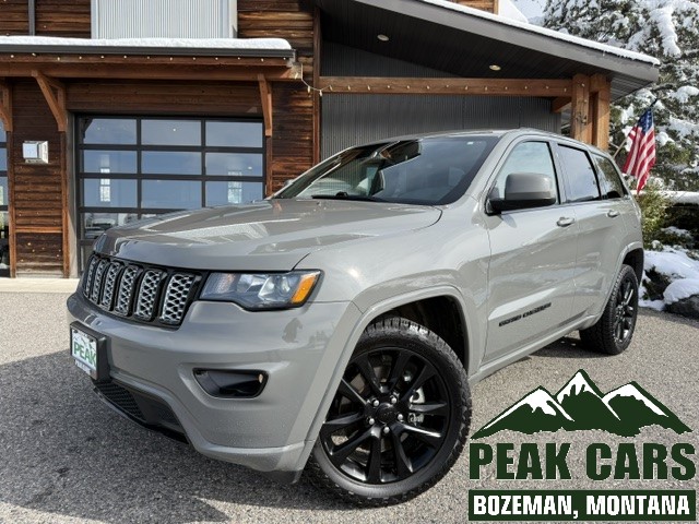 Used 2021 Jeep Grand Cherokee 4WD Laredo image 1