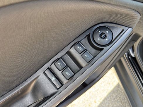 Used 2017 Ford Focus SEL image 17