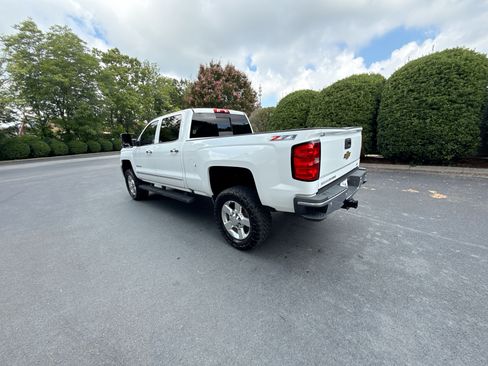Used 2016 Chevrolet Silverado 2500 4x4 Crew Cab LTZ image 3