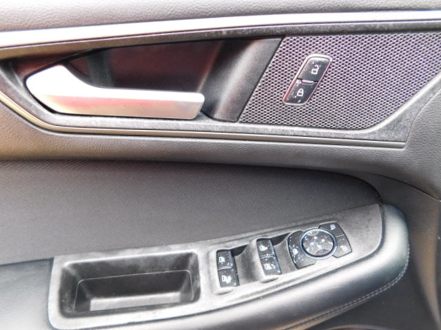 Used 2016 Ford Edge FWD SE image 13