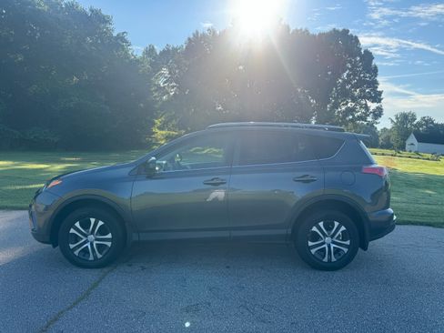 Used 2016 Toyota RAV4 AWD LE image 3