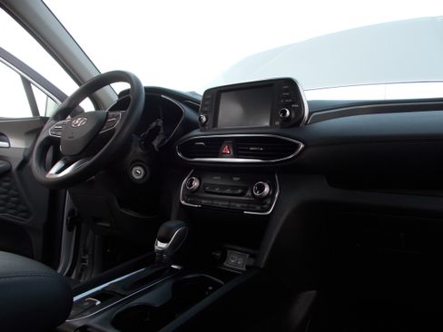 Used 2020 Hyundai Santa Fe SE image 26