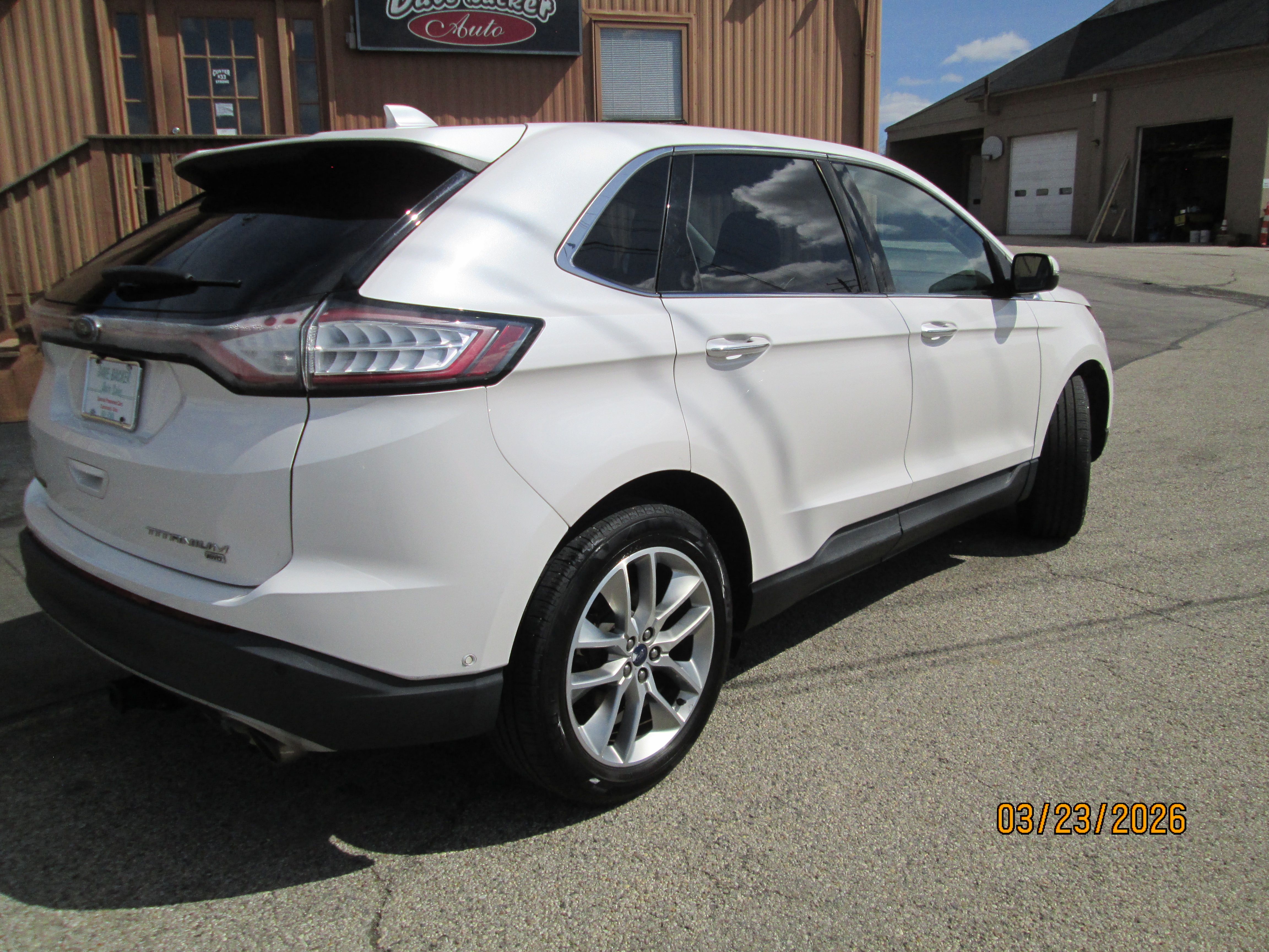 Used 2016 Ford Edge Titanium AWD/4WD image 3