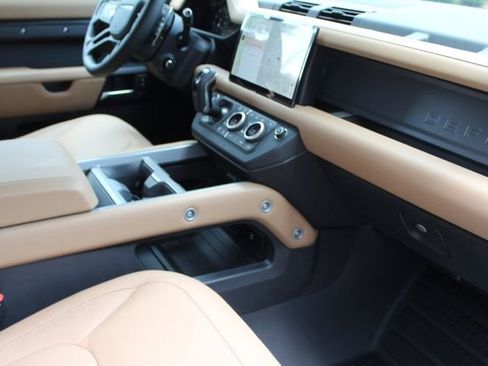 New 2025 Land Rover Defender 90 V8 image 22