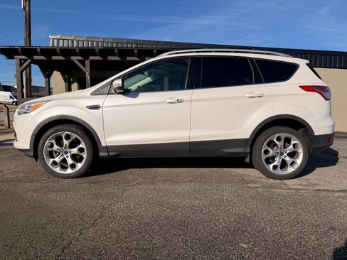 Used 2013 Ford Escape Titanium image 3