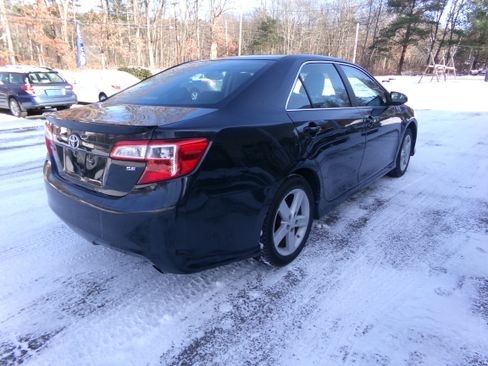 Used 2012 Toyota Camry SE image 5