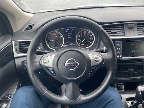 Used 2019 Nissan Sentra SV image 10