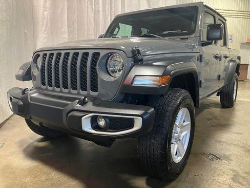Used 2023 Jeep Gladiator Sport image 5