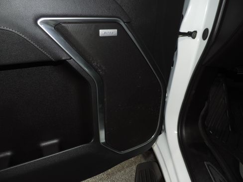 Used 2025 GMC Sierra 1500 Elevation image 44