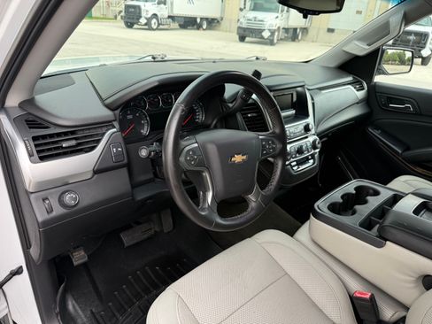 Used 2015 Chevrolet Suburban LS RWD image 10