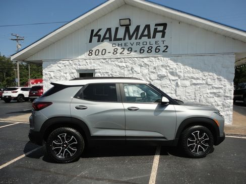 Used 2023 Chevrolet TrailBlazer ACTIV image 2