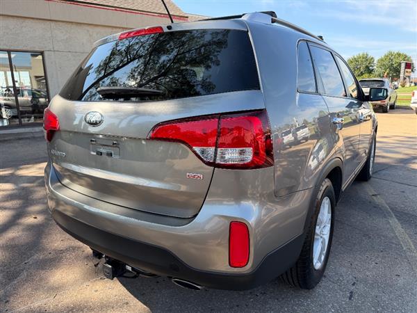 Used 2014 Kia Sorento FWD LX V6 image 4