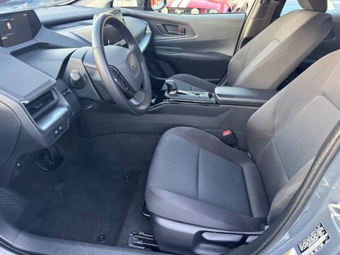 Used 2024 Toyota Prius LE image 2