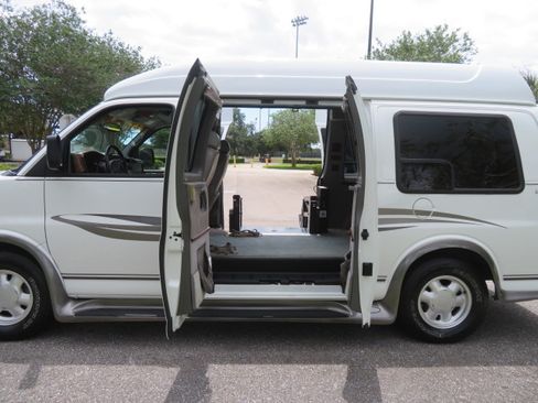 Used 2004 GMC Savana 1500 SLT RWD image 7