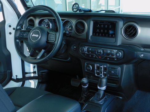 Used 2019 Jeep Wrangler 4WD Unlimited Sport image 23