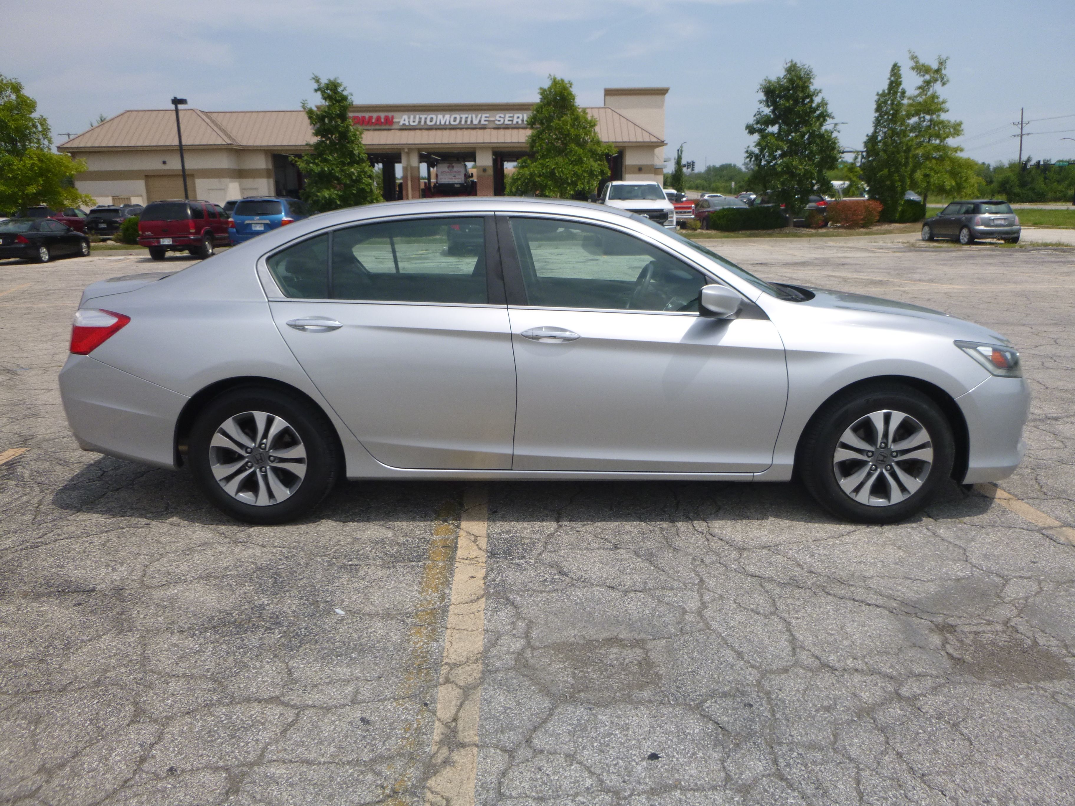 Used 2015 Honda Accord LX Sedan image 5