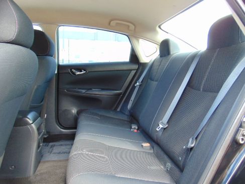 Used 2016 Nissan Sentra S image 17