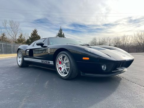 Used 2005 Ford GT image 12