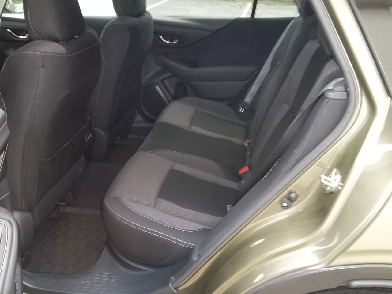 Used 2020 Subaru Outback Premium AWD/4WD image 25