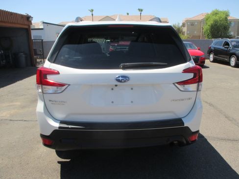 Used 2020 Subaru Forester Premium Sport Utility 4D AWD/4WD image 10