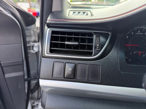 Used 2015 Toyota Camry SE Sedan FWD image 6