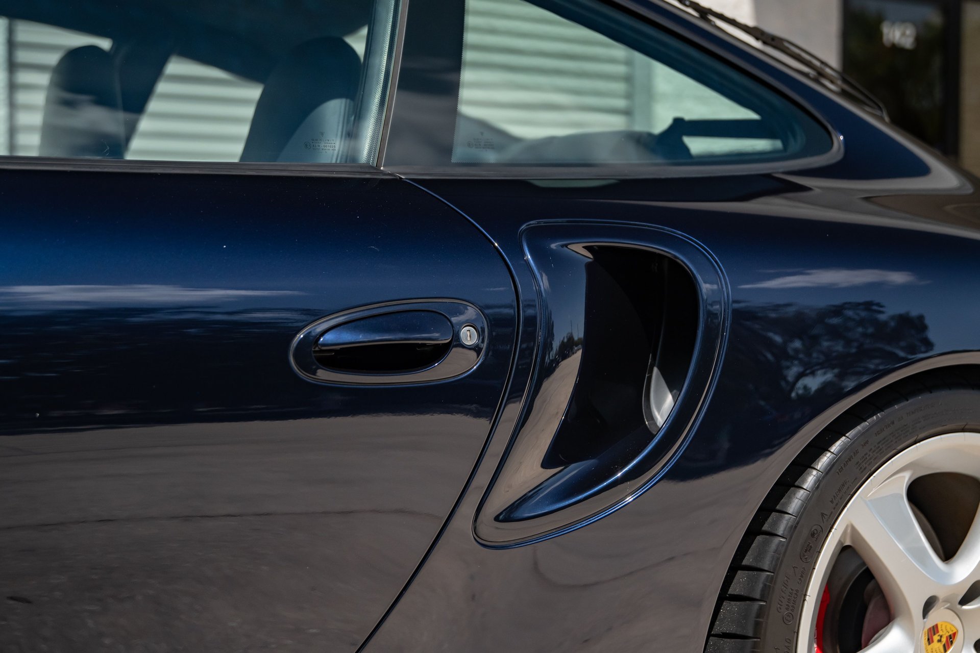 Used 2003 Porsche 911 Turbo AWD/4WD image 24