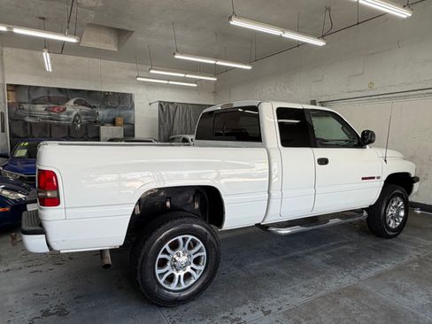 Used 1998 Dodge Ram 2500 Truck 4x4 Quad Cab image 7