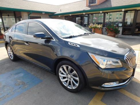 Used 2015 Buick LaCrosse Leather image 2