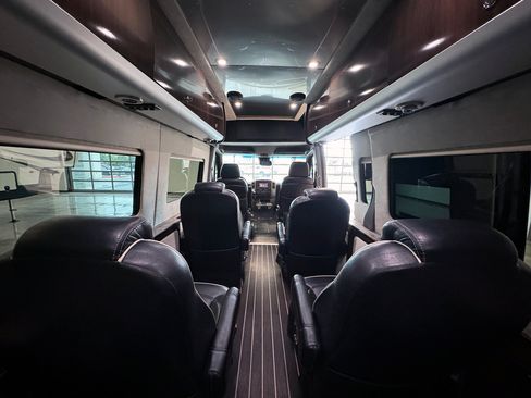 Used 2015 Mercedes-Benz Sprinter 4500 image 7