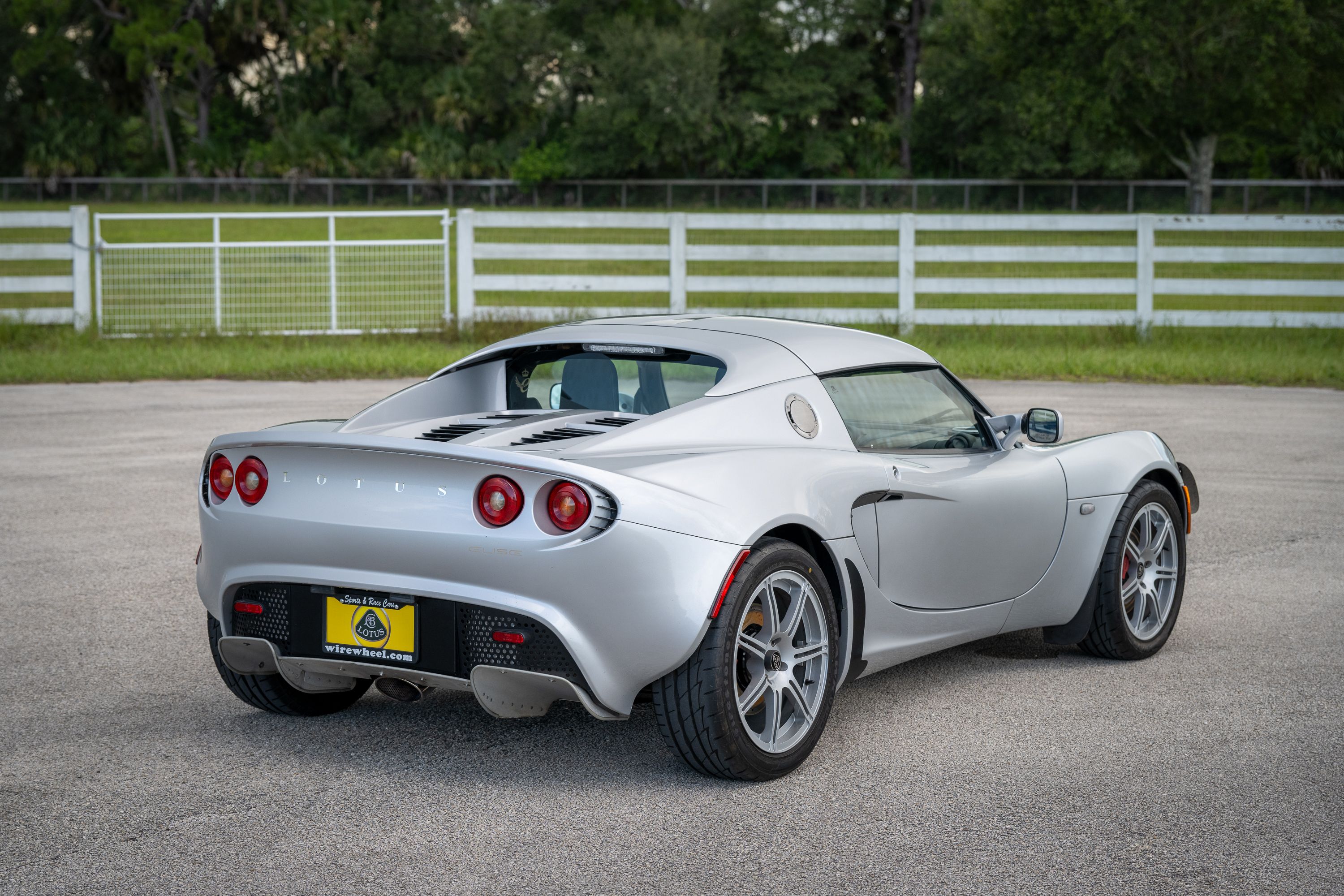 Used 2005 Lotus Elise w/ Touring Package RWD image 11