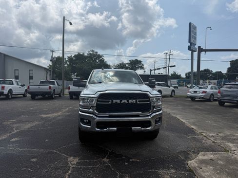 Used 2024 RAM 2500 4x4 Crew Cab Tradesman image 2
