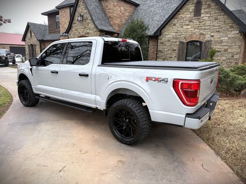 Used 2023 Ford F150 XLT image 3