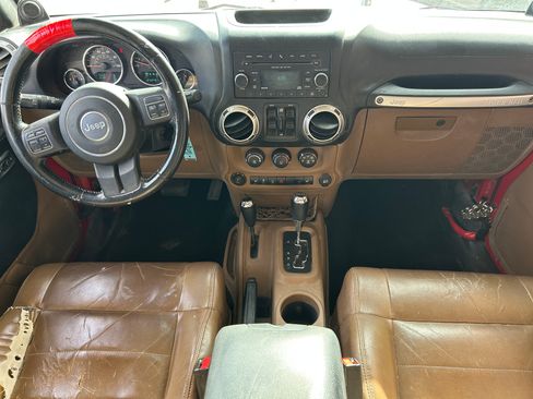 Used 2012 Jeep Wrangler Sahara image 15