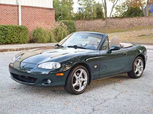 Used 2001 MAZDA MX-5 Miata Special Edition image 2