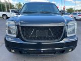Used 2010 GMC Yukon XL Denali image 2