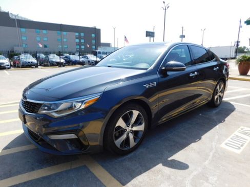 Used 2019 Kia Optima S FWD image 4