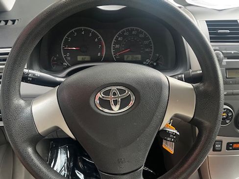 Used 2011 Toyota Corolla LE FWD image 8