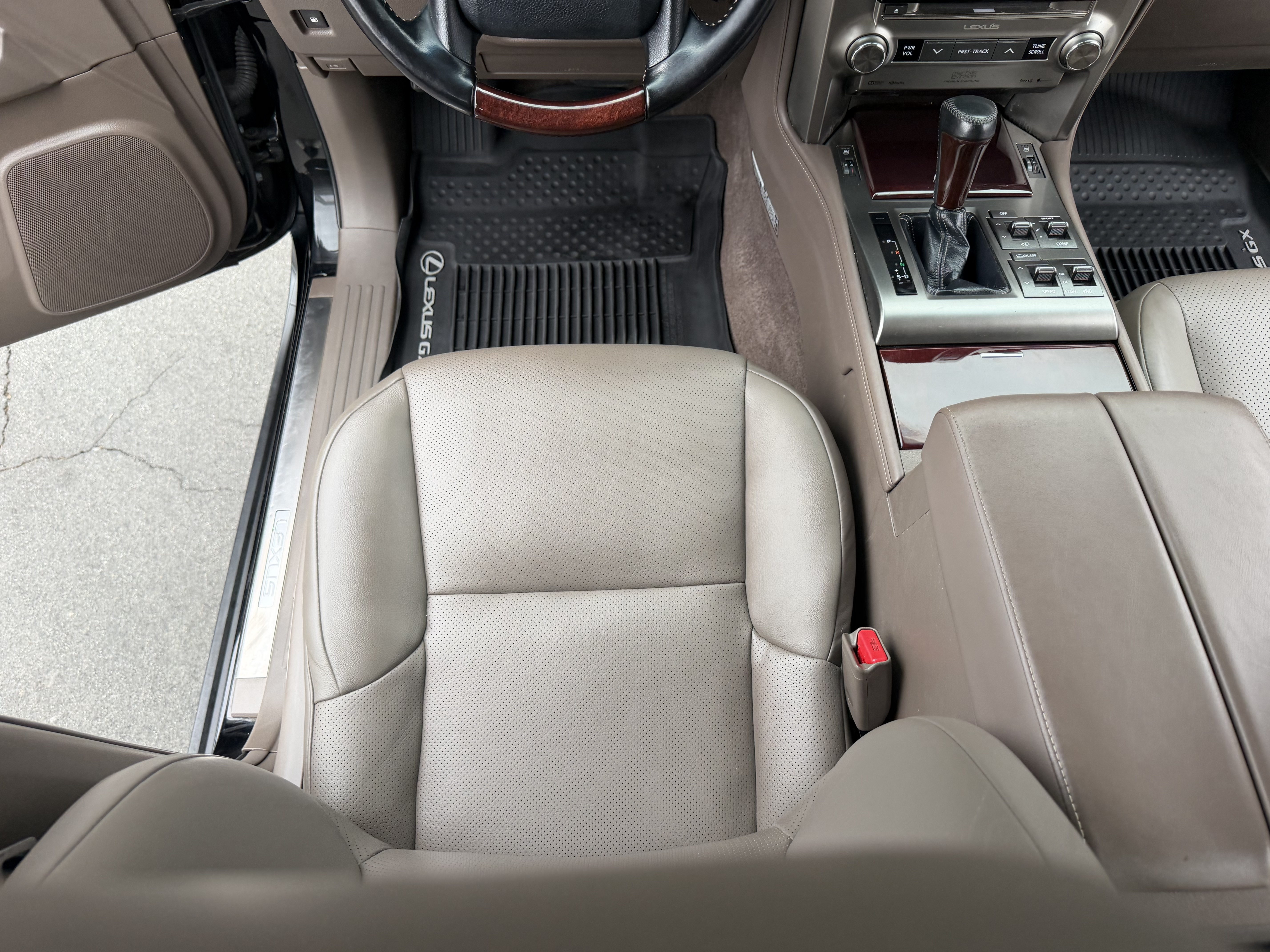 Used 2017 Lexus GX 460 Luxury AWD/4WD image 23