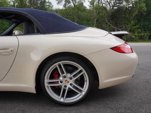Used 2010 Porsche 911 Carrera S Cabriolet RWD image 18