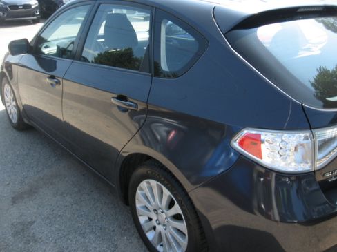 Used 2011 Subaru Impreza 2.5i Premium Hatchback AWD/4WD image 6