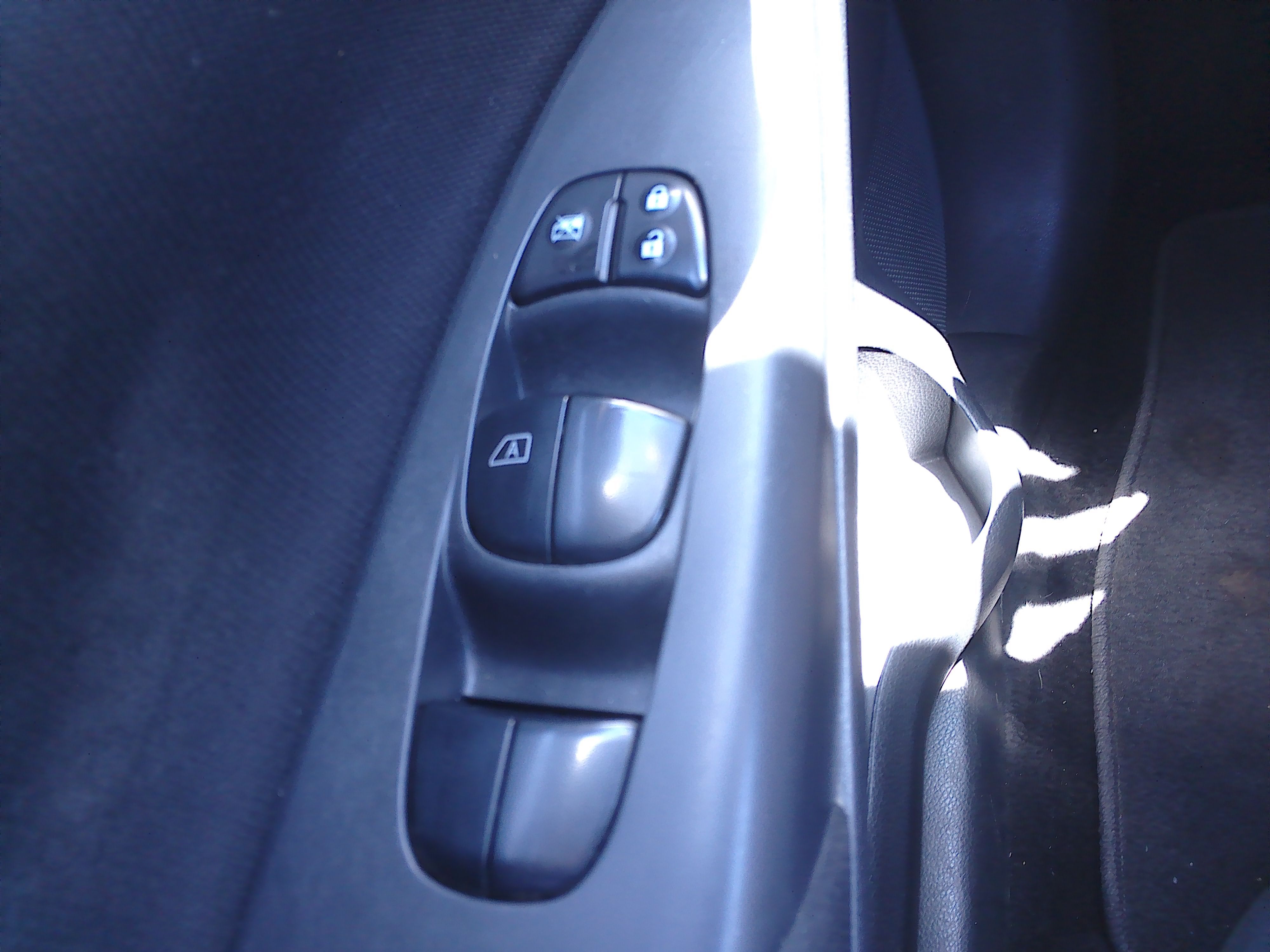 Used 2015 Nissan Sentra SV FWD image 23