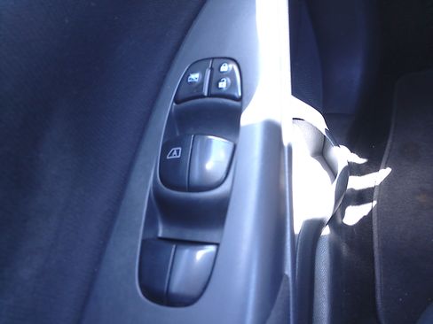 Used 2015 Nissan Sentra SV FWD image 23